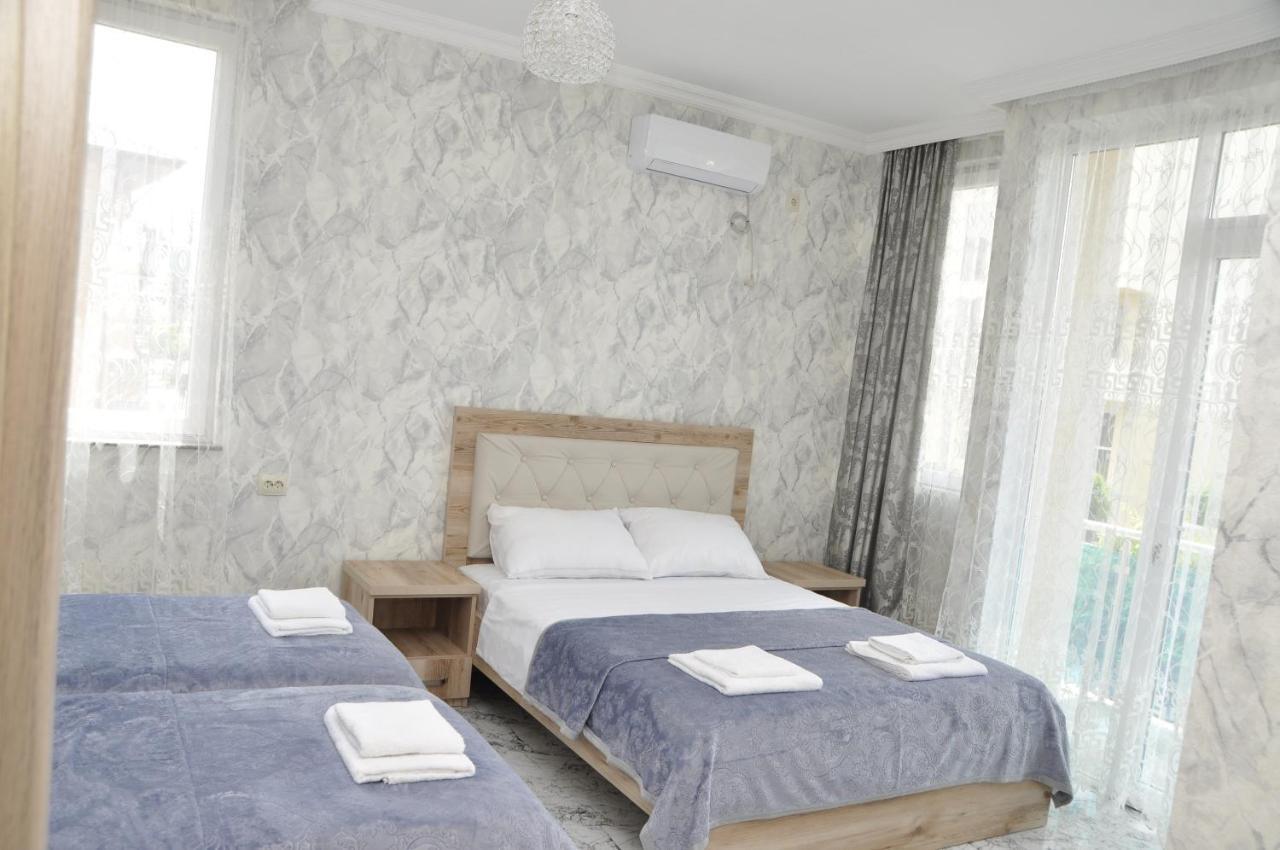 Hotel Vaxx Батуми Экстерьер фото