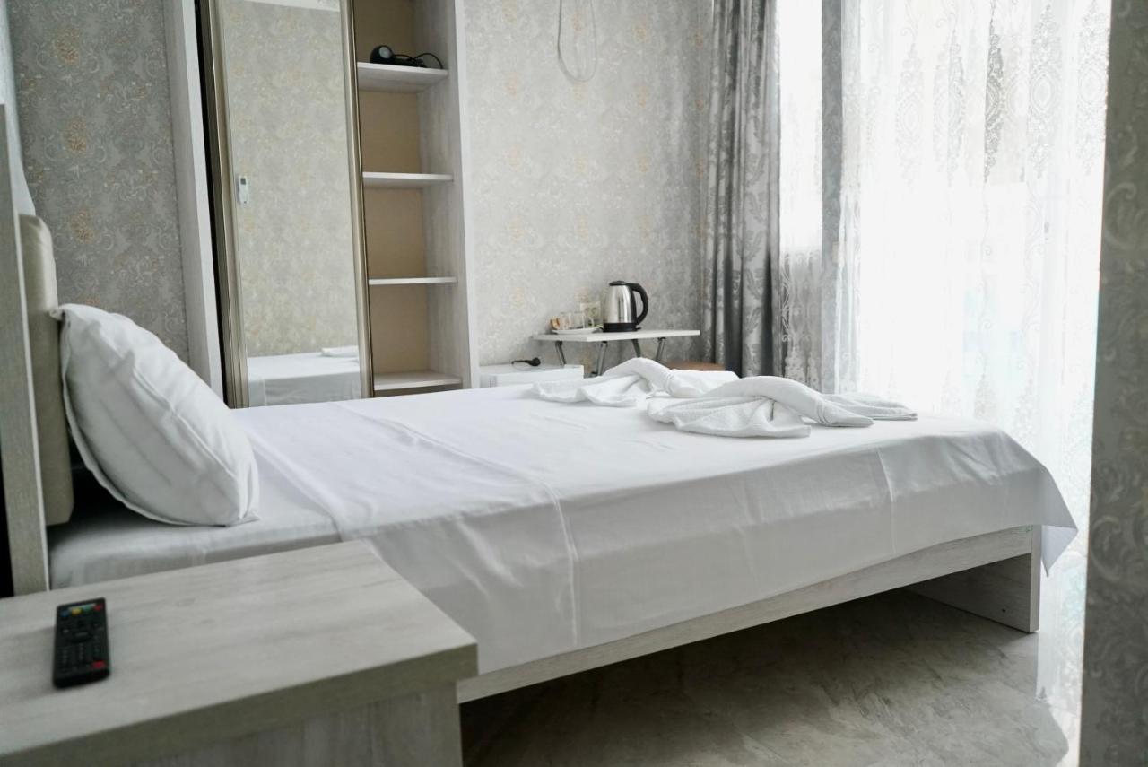 Hotel Vaxx Батуми Экстерьер фото