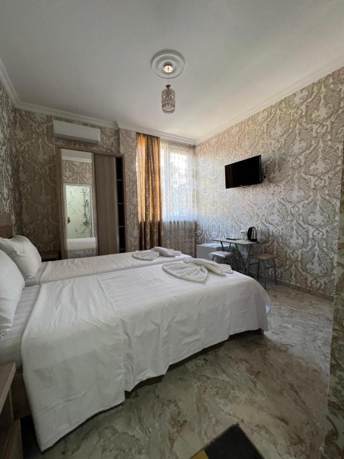 Hotel Vaxx Батуми Экстерьер фото
